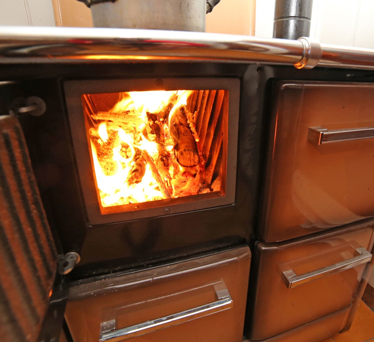 Solid fuel range cooker